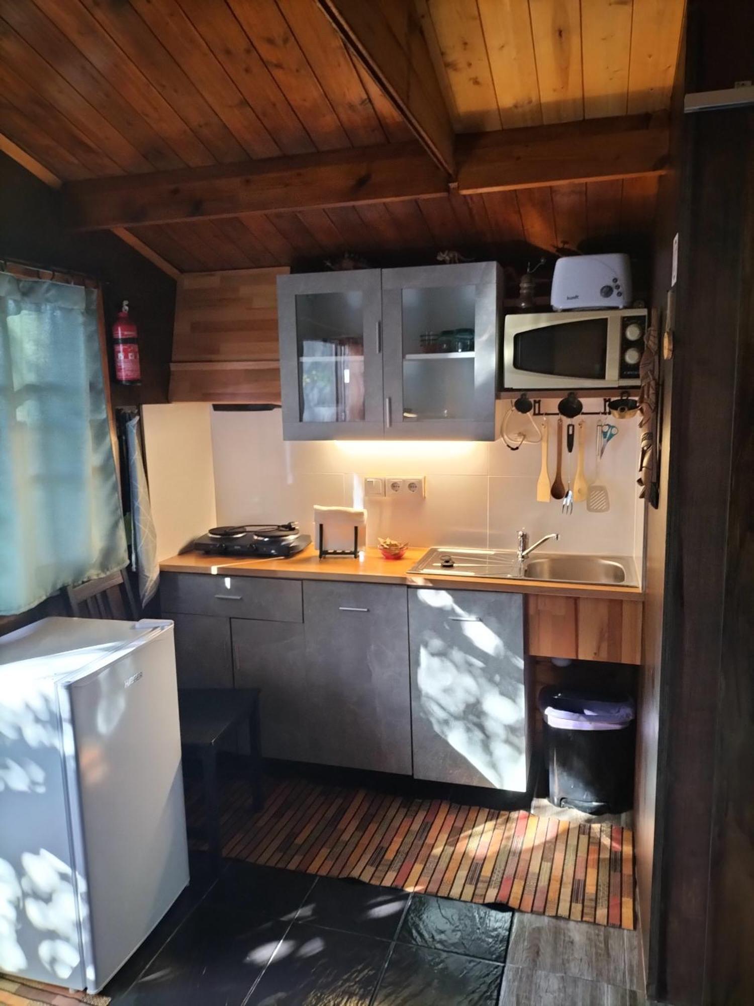Dinocamp Pension Lourinhã Buitenkant foto