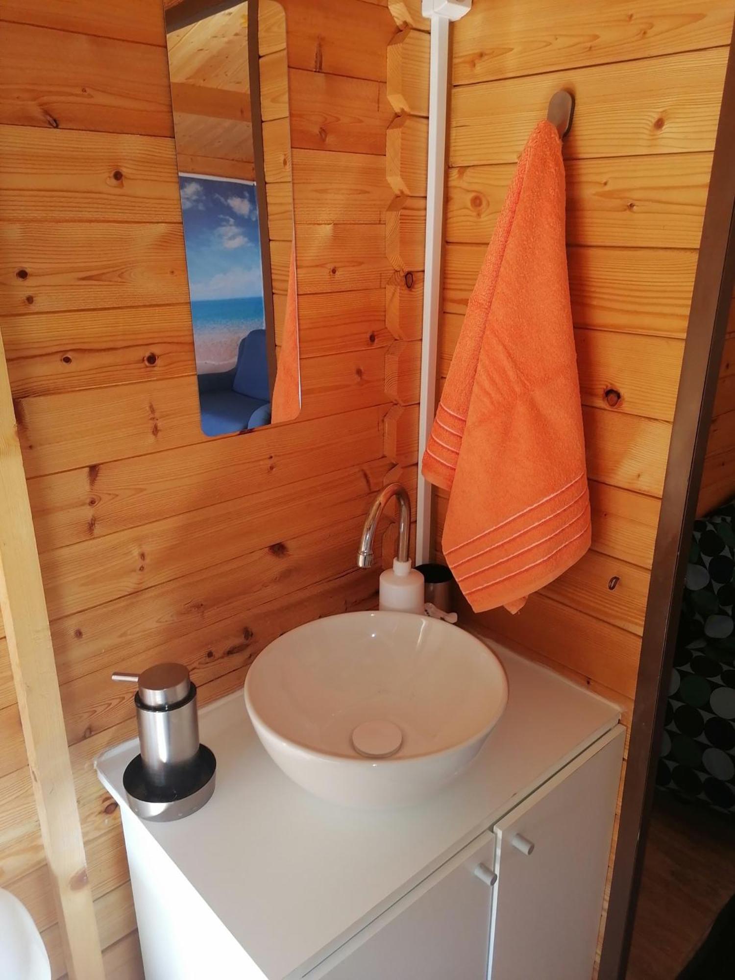 Dinocamp Pension Lourinhã Buitenkant foto